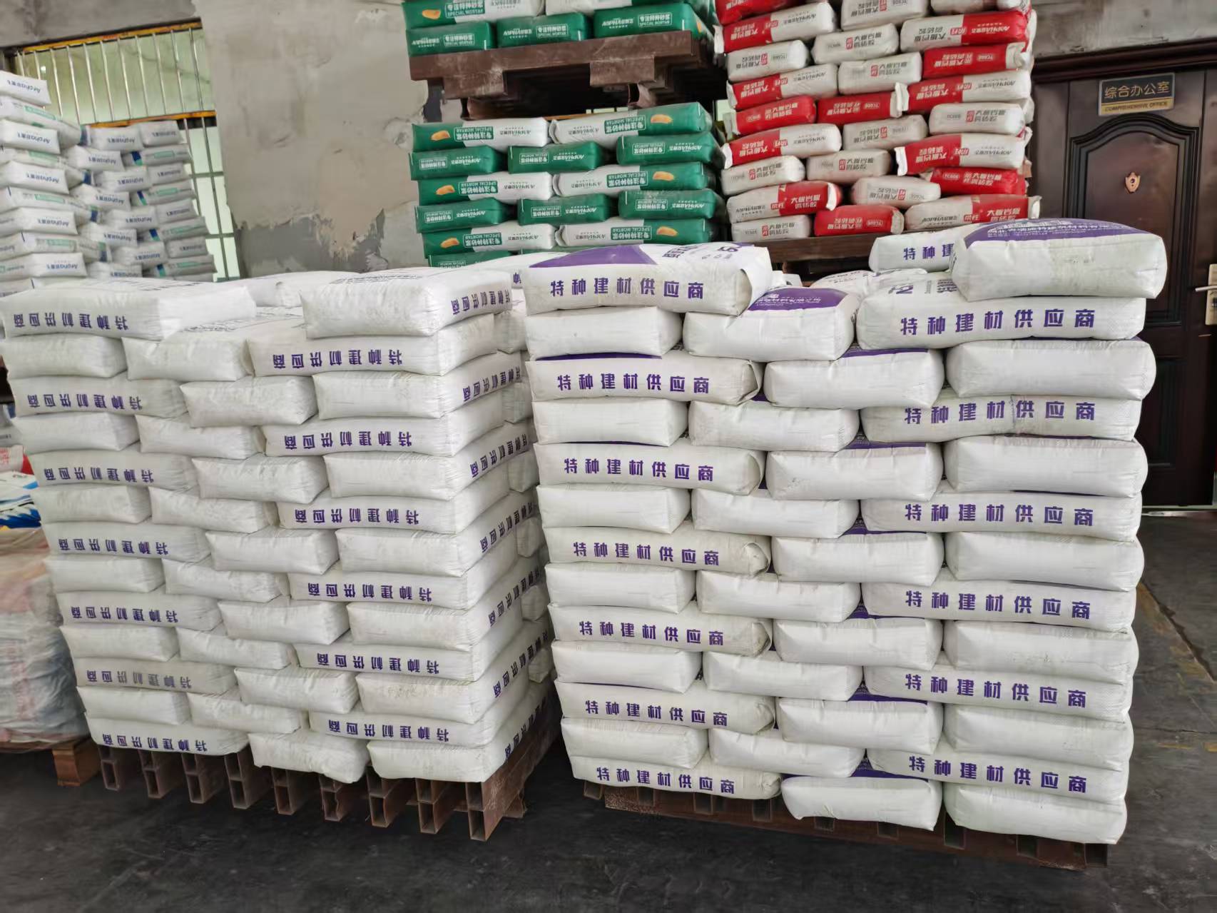 武穴拱顶带模注浆料